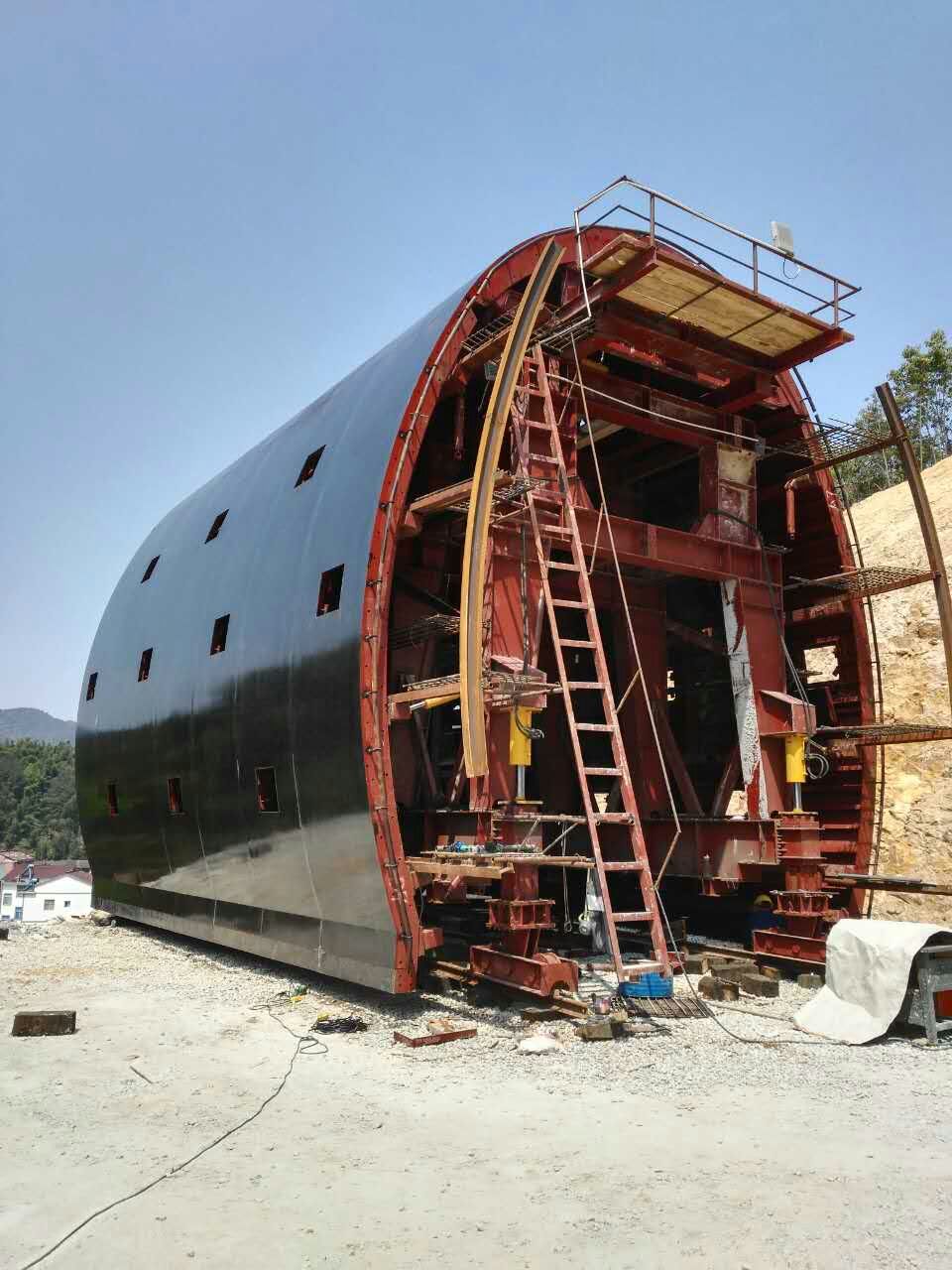 隧道襯砌臺(tái)車是什么 隧道襯砌臺(tái)車的結(jié)構(gòu)原理及用處 隧道襯砌臺(tái)車是什么 隧道襯砌臺(tái)車的結(jié)構(gòu)原理及用處