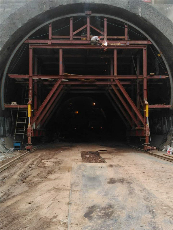 施工安管理:建筑施工襯砌臺(tái)車安操作規(guī)程 施工安管理:建筑施工襯砌臺(tái)車安操作規(guī)程