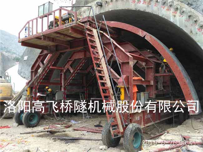 襯砌臺車和鋪軌機的區(qū)別是什么？