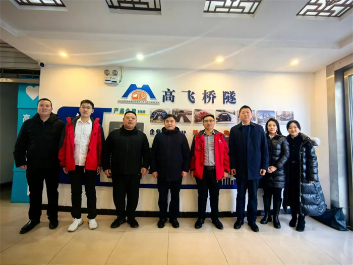 熱烈歡迎國資委物資流通國際合作事務(wù)中心書記、主任王校武一行蒞臨公司走訪調(diào)研