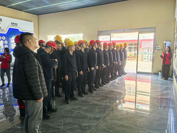 熱烈歡迎某部建筑施工單位一行到公司開展鋼模臺車技術(shù)交流